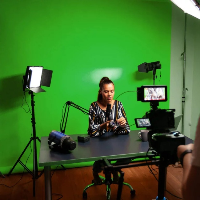 Set up uniform lighting for green screen